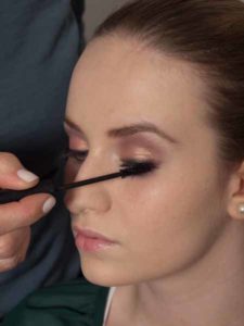 Nude Look, natürliches Make up - Wimpern tuschen 1 Nude Look, natürliches Make up - Wimpern tuschen 1