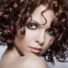 Wie Sie mit der Curly Hair Methode schöne Locken oder Wellen aus Ihrem Naturhaar hervorholen