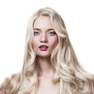 Haarfrisuren - hier Langhaarfrisur, blond