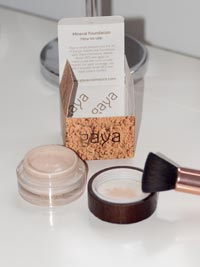 gaya-cosmetics-mineral-foundation