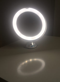 3 Farbe Licht Umwandlung Schwarz Professionelle Make-up Kosmetikspiegel mit Lichtern Chende Tabletop Beleuchtete Schminkspiegel mit dimmbaren LED-Lampen Tochic Company