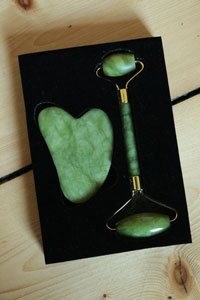 Gua Sha Set (Stein und Roller) aus Jade von emocci