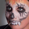 Zombie schminken für Halloween – Schminkanleitung & Kostüm